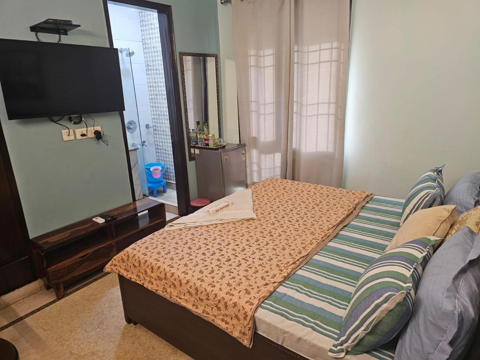 Sky Bloom Luxury Homestay New Delhi Buitenkant foto