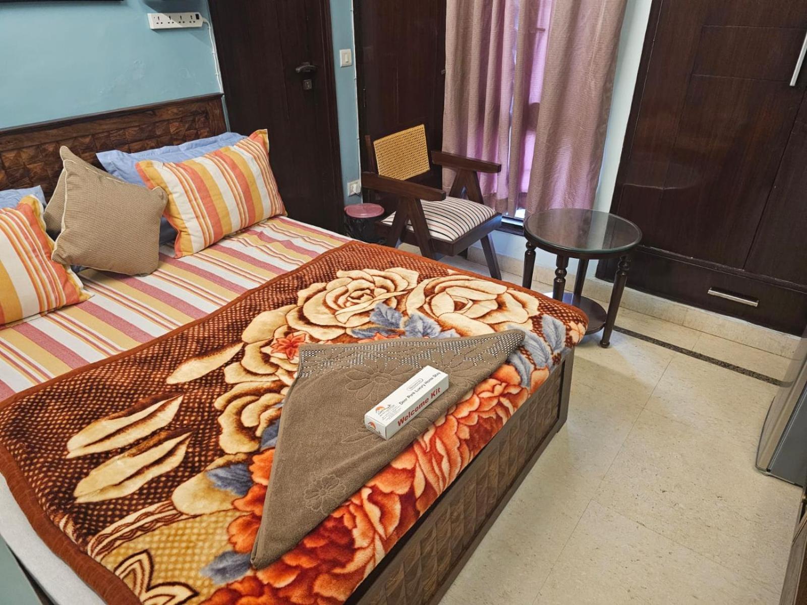 Sky Bloom Luxury Homestay New Delhi Buitenkant foto