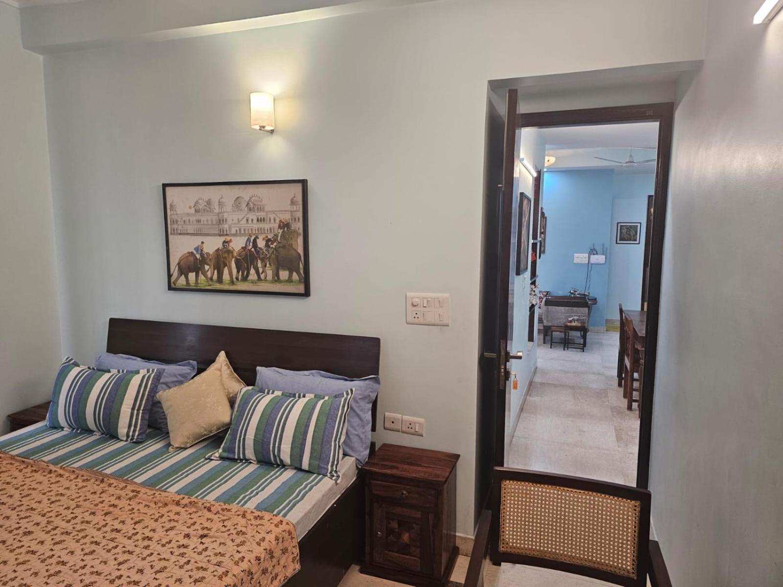Sky Bloom Luxury Homestay New Delhi Buitenkant foto