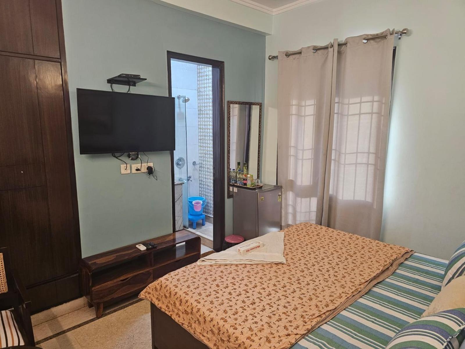 Sky Bloom Luxury Homestay New Delhi Buitenkant foto