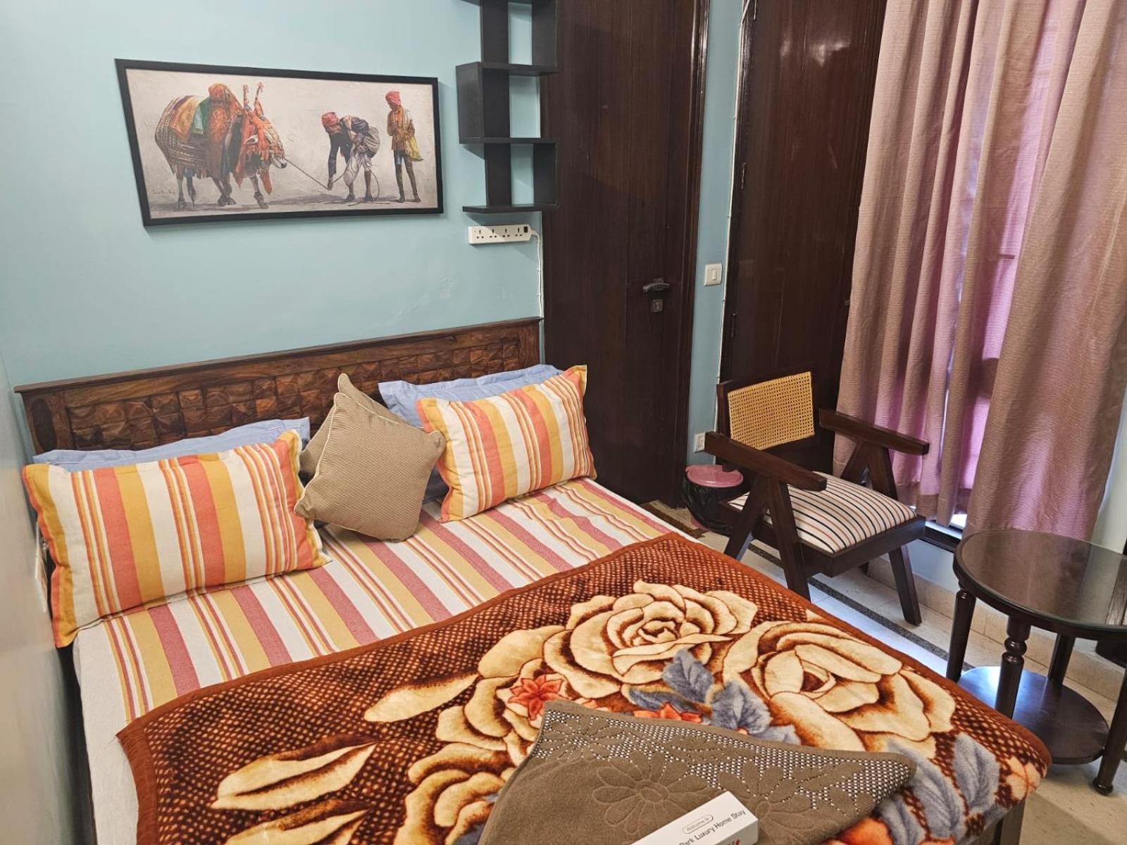 Sky Bloom Luxury Homestay New Delhi Buitenkant foto